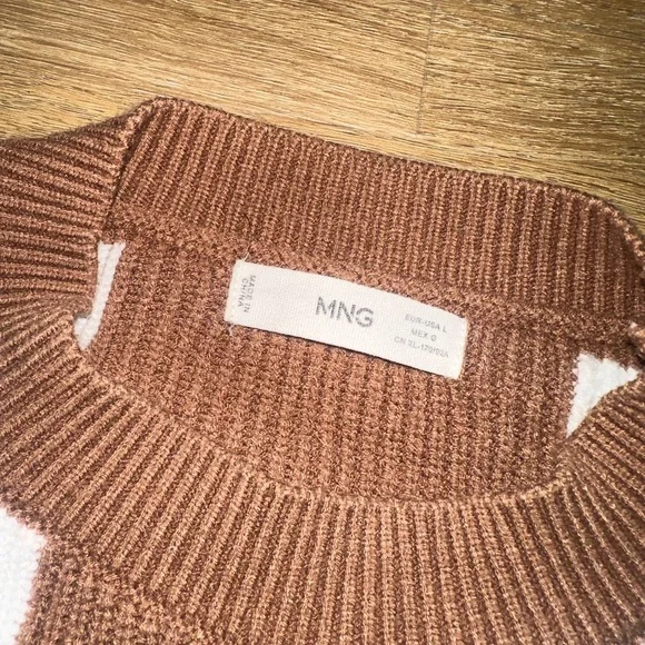 MNG Sweater🤎🤍 - Picture 3 of 3